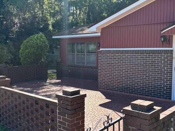 829 Olmstead Dr