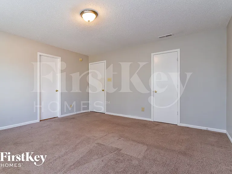 8823 Youngs Creek Ln — Photo 9