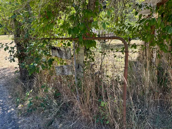 137 Railroad Ave, Scotia, CA 95565