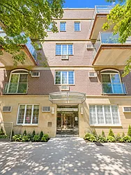 1570 West 10th Street, #3A