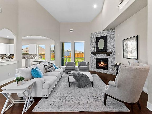 4th image of 1635 Jeffrey Dr
