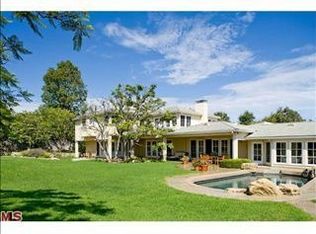 1575 Amalfi Dr, Pacific Palisades, CA 90272
