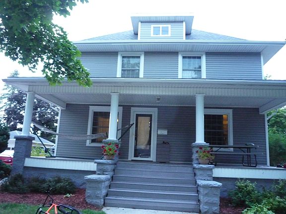 2nd image of 123 E Leggett St
