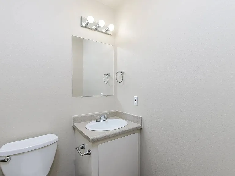 The Shadows Townhomes — Photo 7