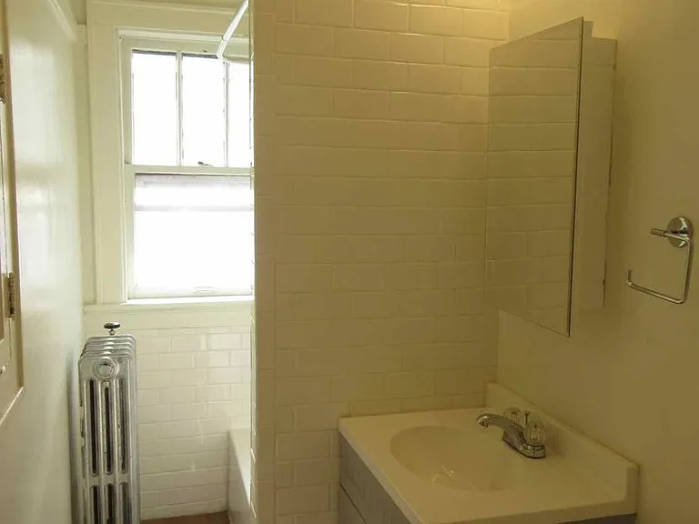 901 E Wright St — Photo 10