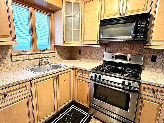 4th image of 408 Hillman Ave Floor 1