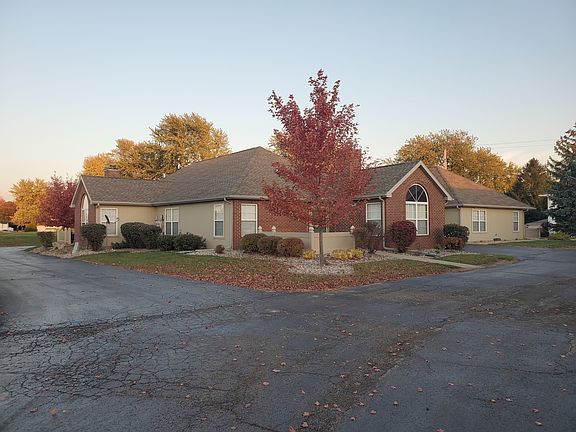 3rd image of 225 Steeplechase Cir #225