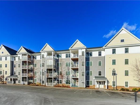 4 Marshall St #406