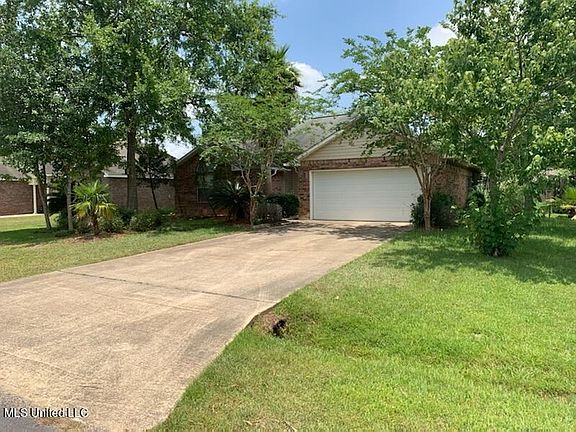 3rd image of 1812 Piney Ln