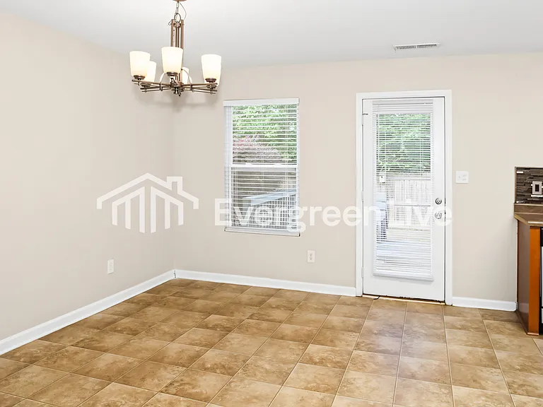 233 Laramie Cir NW — Photo 5
