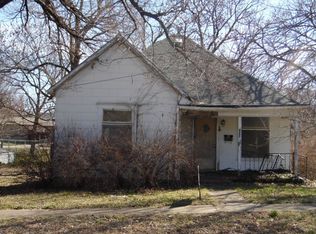 330 N Clay St, Nevada, MO 64772