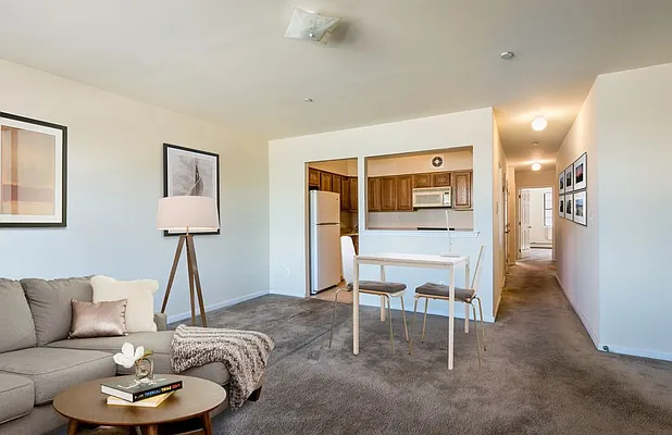 Rented by Lisa Management | media 2