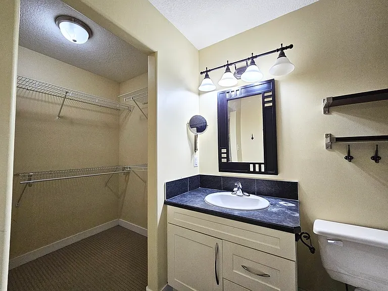 1383 Rutherford Rd SW — Photo 10