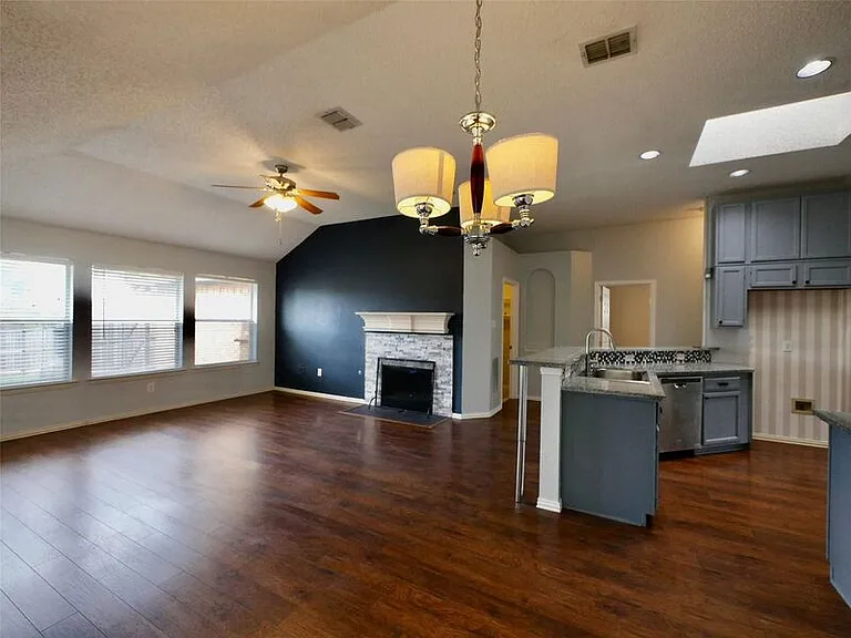 4502 Highlands Dr — Photo 12