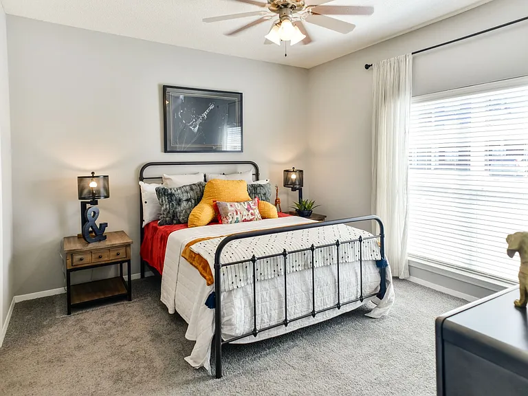 Grand Island Apartments — Photo 6