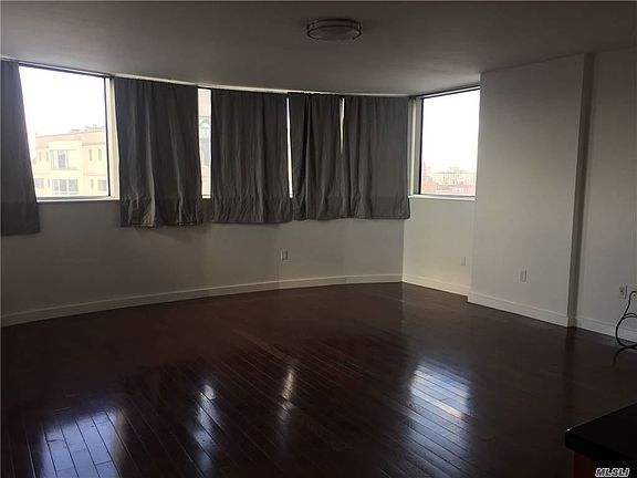 5th image of 133-38 Sanford Ave #15