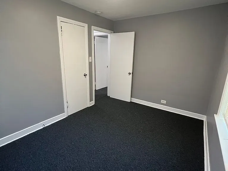 4208 S Michigan Ave — Photo 8