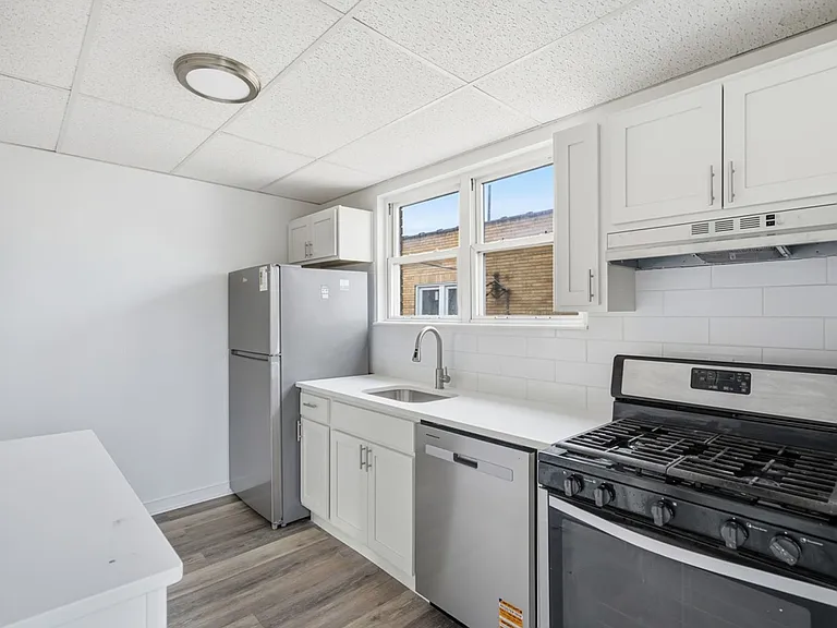126 W 9th Ave — Photo 11
