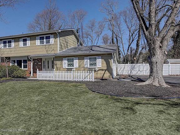 3rd image of 707 Revere Dr