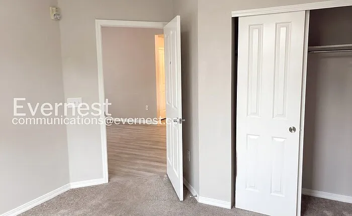 2133 Krisron Rd #E-105 — Photo 13