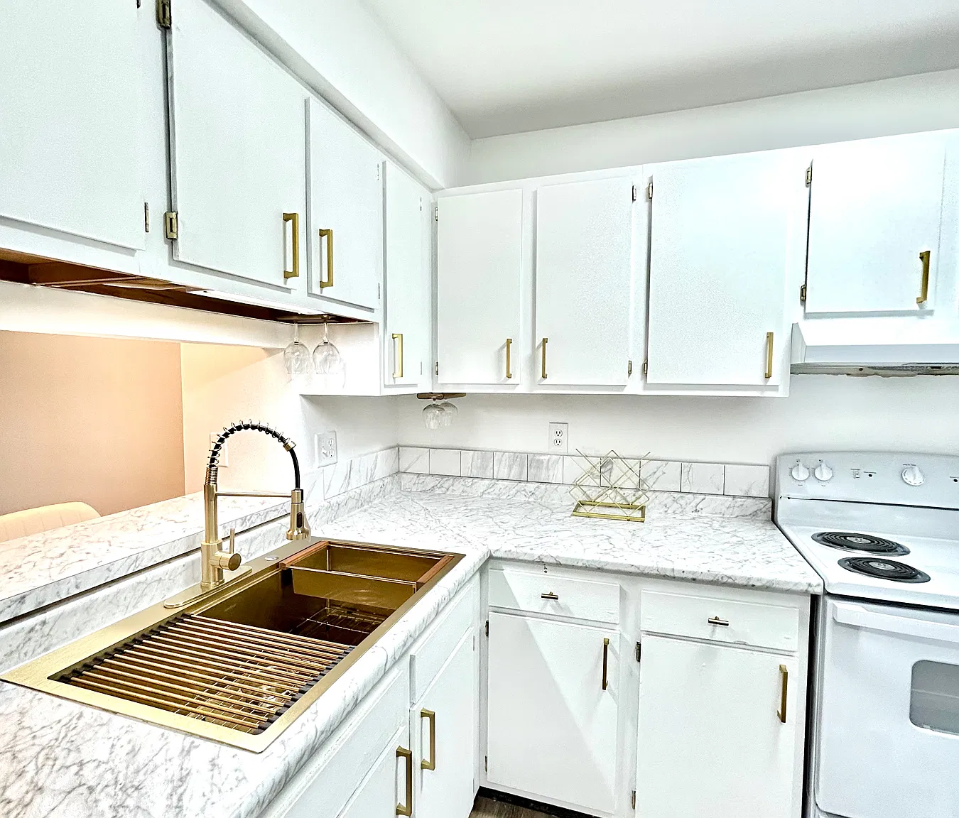 3 bed, 2.5 bath, 1380 sqft, $1,400 — Photo 2