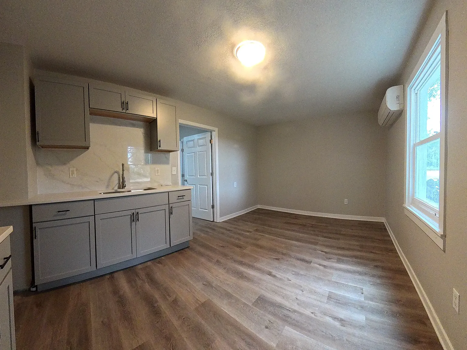 4770 Railroad Ave — Photo 3