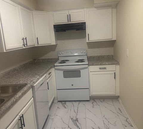 2nd image of 4212 Clark Ave APT 201