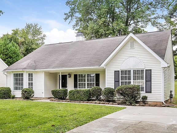 3rd image of 100 Old Treybrooke Dr