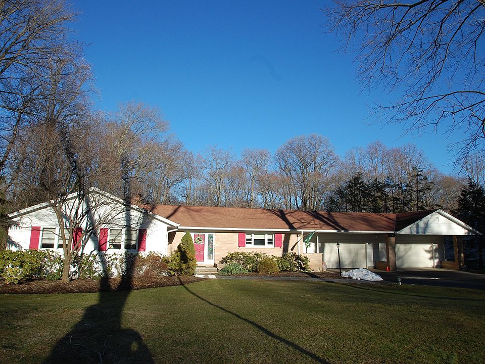 Front - 5 car garage