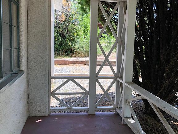 4th image of 210 Carlisle Blvd SE