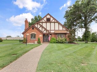 11818 Cragfont Ct, Saint Louis, MO