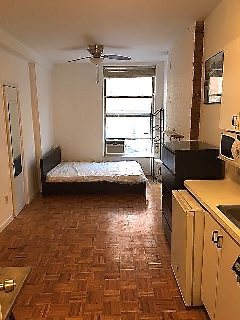 1st image of 336 E 6th St APT 1FW