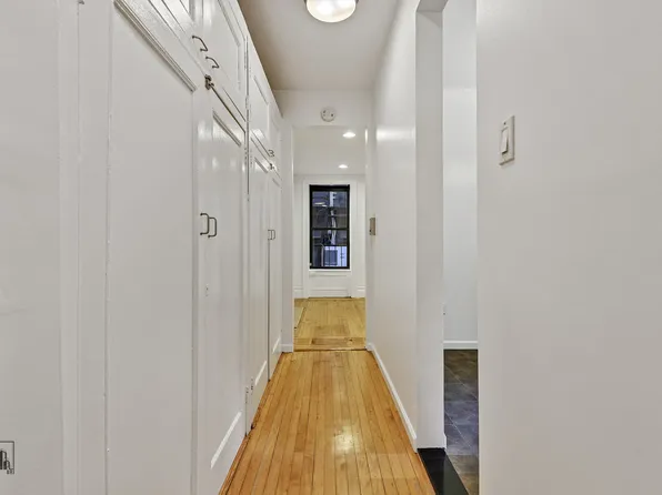 105 East 15th Street image 9 of 26