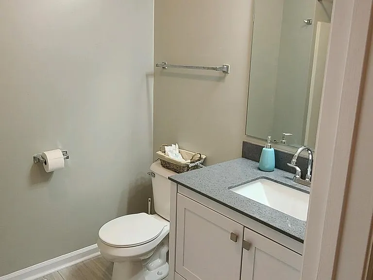 145 York Ct — Photo 6