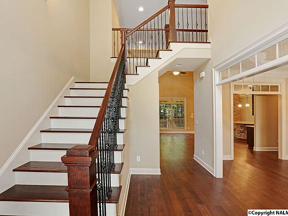 5th image of 18 Verdant Cir SE