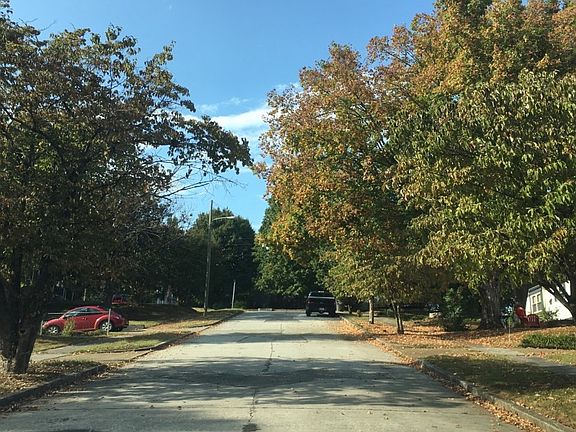 4th image of 534 Mount Ida Pl