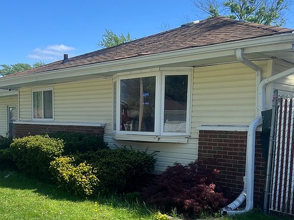 5th image of 15202 Meadow Ln