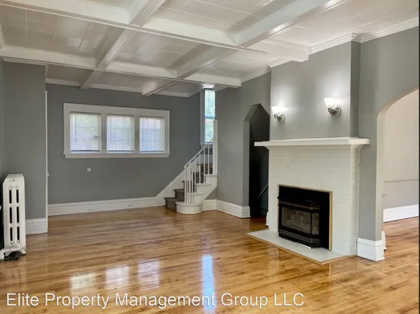 1115 Thomas Ave N, Minneapolis, MN 55411