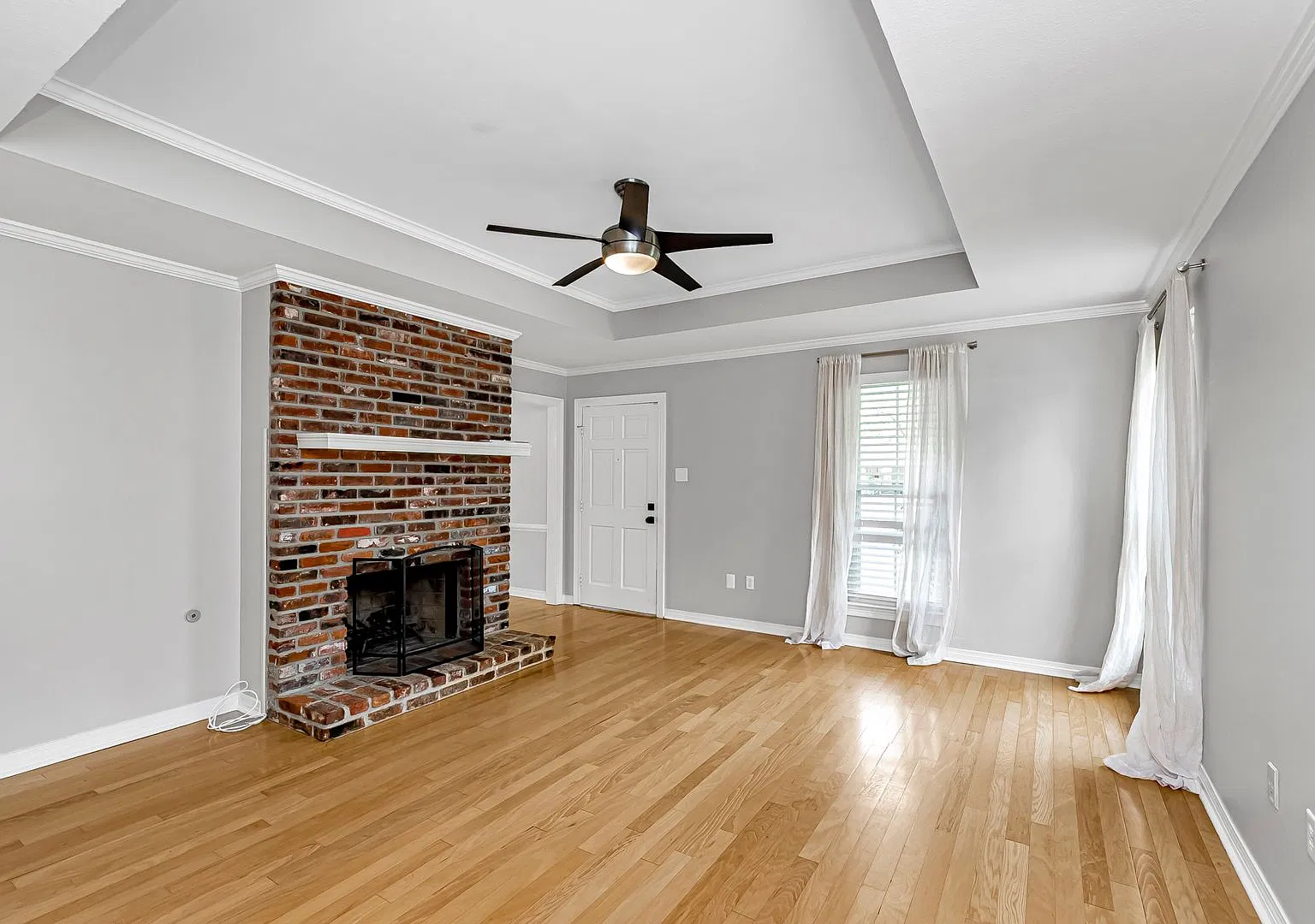 3 Bedroom House located of Perkins Near Highland Rd. | Fenced Yard — Photo 3