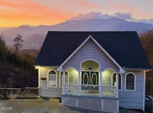 917 Wood Smoke Way, Gatlinburg, TN 37738