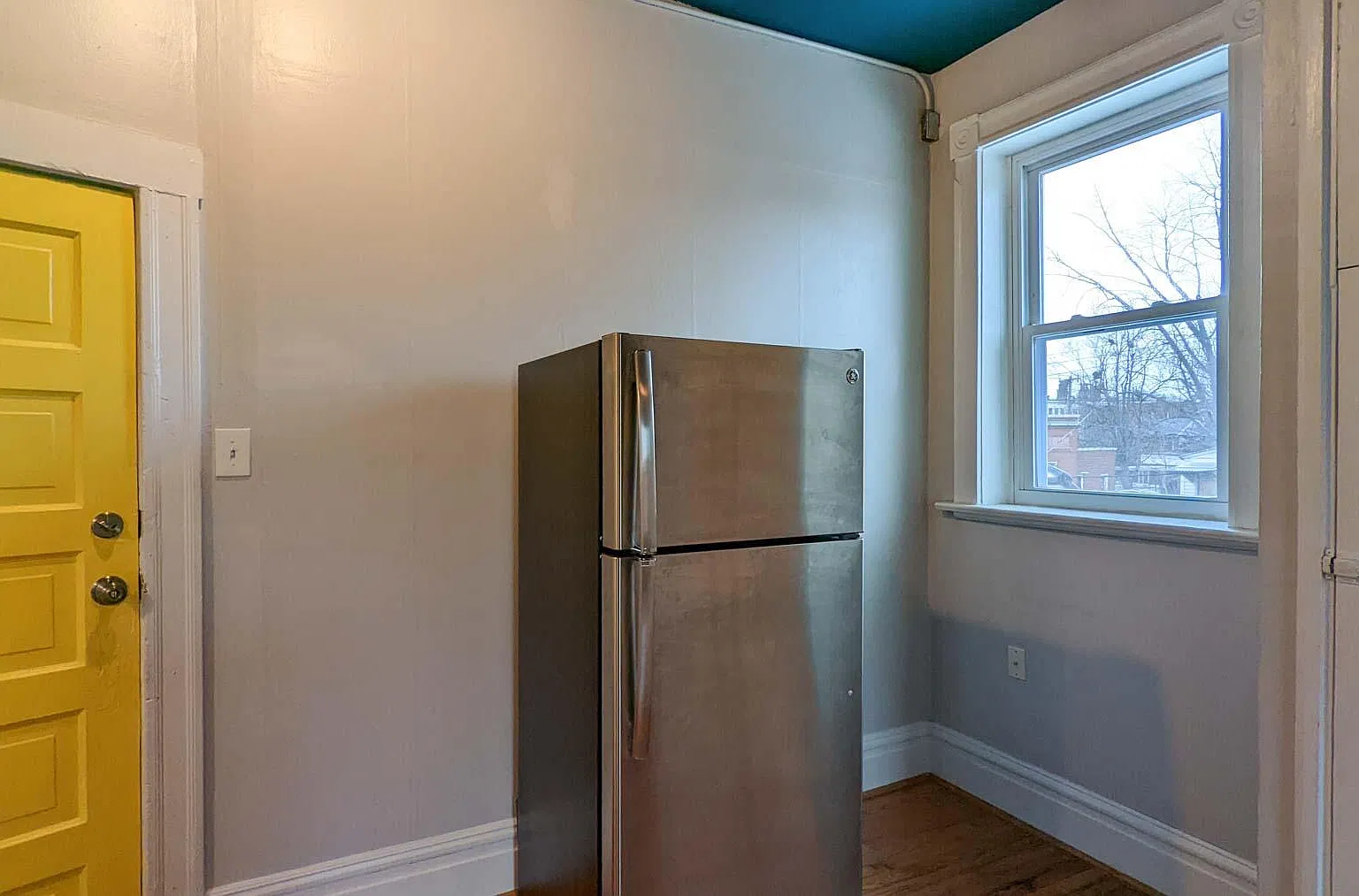 Studio, $750 — Photo 2