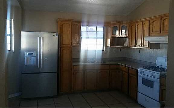 4th image of 13098 Sparks Dr