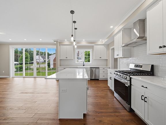 5th image of 40 Ferncroft Rd