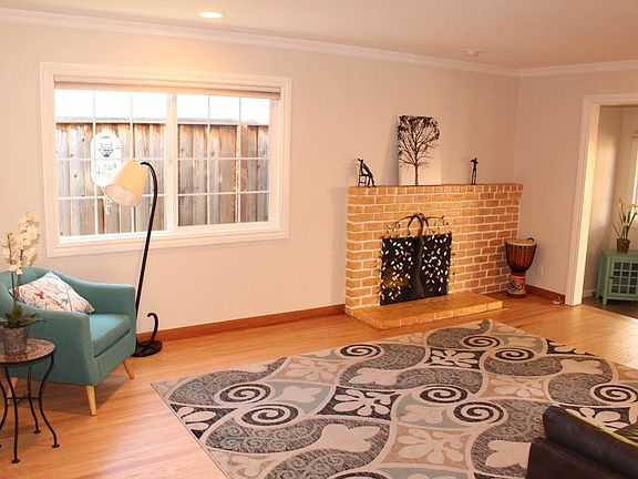 2nd image of 3272 Vistamont Dr