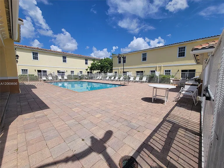 1107 NW 40th Ter #1107 — Photo 37