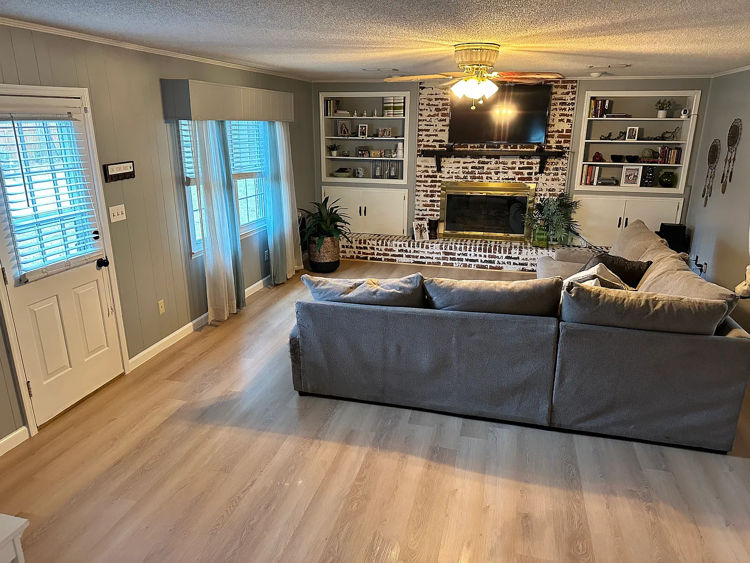 3 bed, 1.5 bath, 1564 sqft, $2,150 — Photo 3