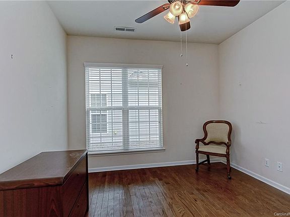 5th image of 3001 Grant Ct
