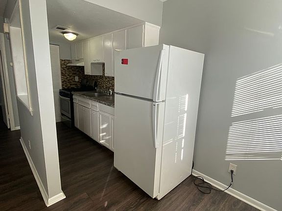 4th image of 4143 Hillview Ave APT 7
