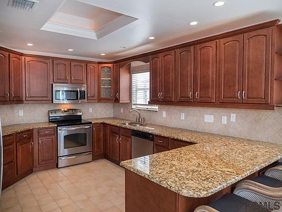 5th image of 33 Avalon Dr