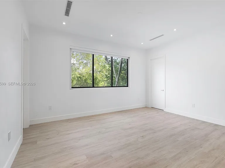 2992 Coconut Ave — Photo 17